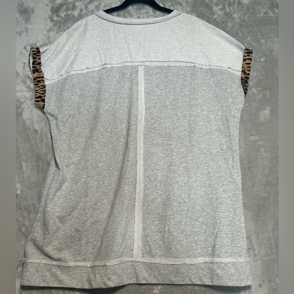 Umgee Sweatshirt Dress Women’s Medium Grey Leopard Print Cap Sleeve Pockets - Picture 2 of 7